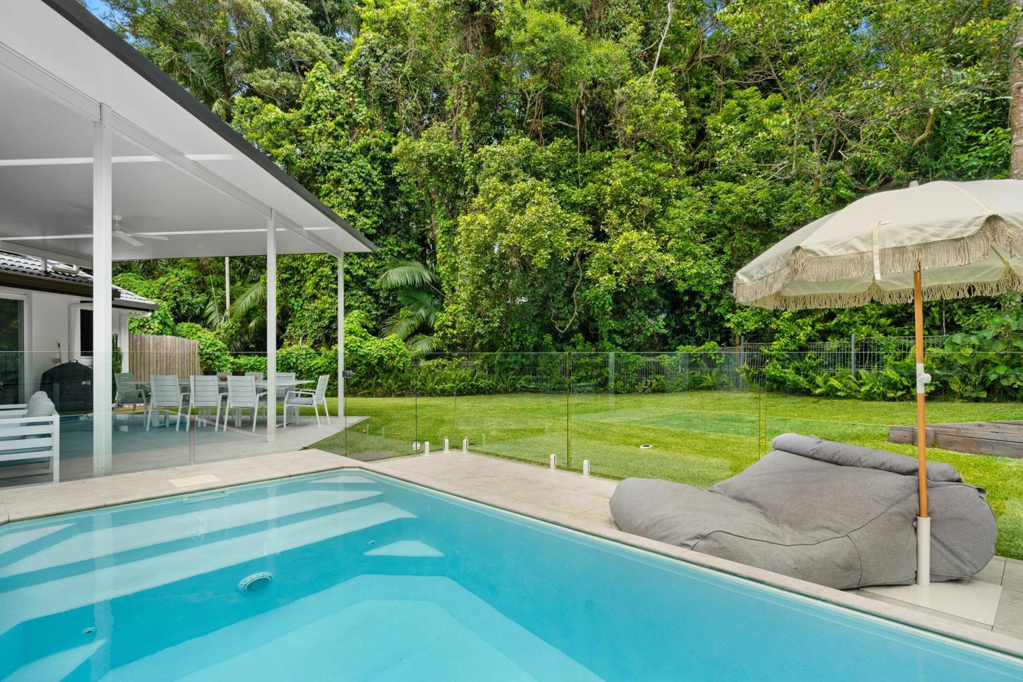 Amiri On Holbrook - Pet Friendly Hotel Yaroomba ภายนอก รูปภาพ